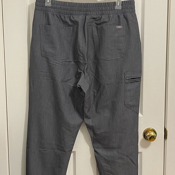 FIGS Scrub Set (Graphite) Size XL **New Condition** - Picture 4 of 4